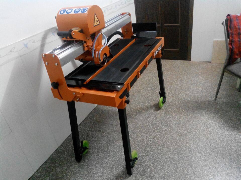 瓷砖现场切割有没有问题(瓷砖现场切割有没有问题呀)