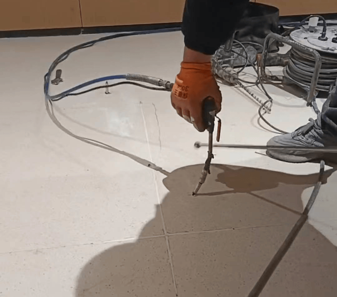 地面瓷砖空鼓怎么处理(地面瓷砖空鼓怎么处理最好)