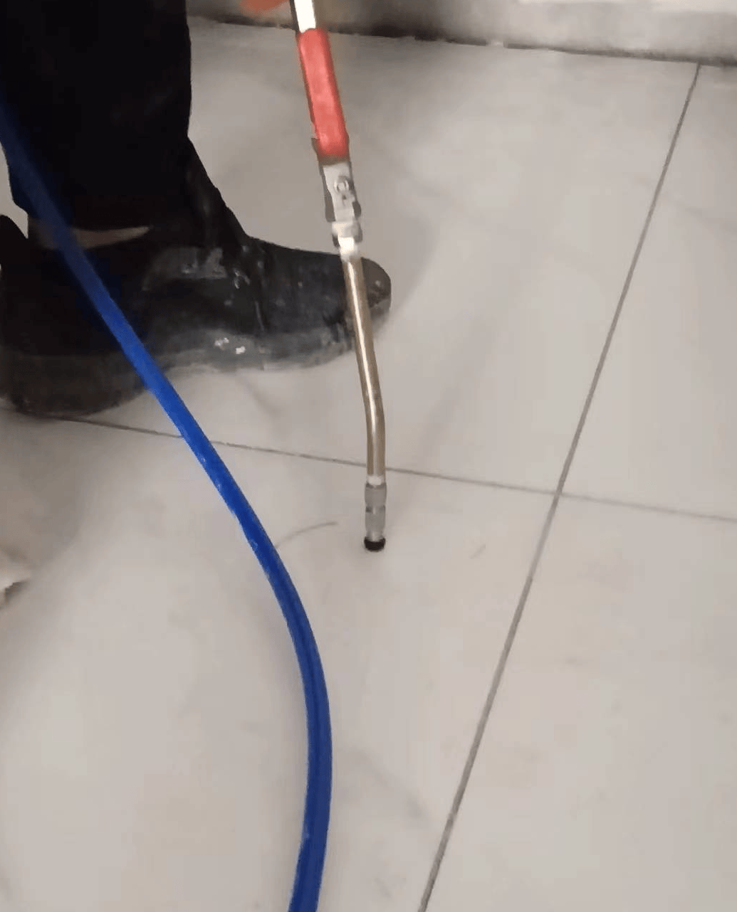 瓷砖空鼓怎样修补(瓷砖空鼓补救方法视频)