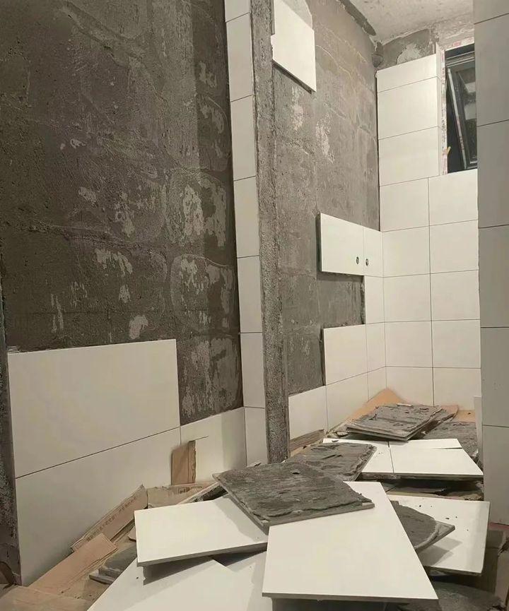 瓷砖地面出现空鼓起拱原因是什么造成的(瓷砖地面出现空鼓起拱原因是什么造成的怎么处理)